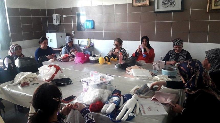 Geleneksel El Nakışları Kursuna Yoğun İlgi