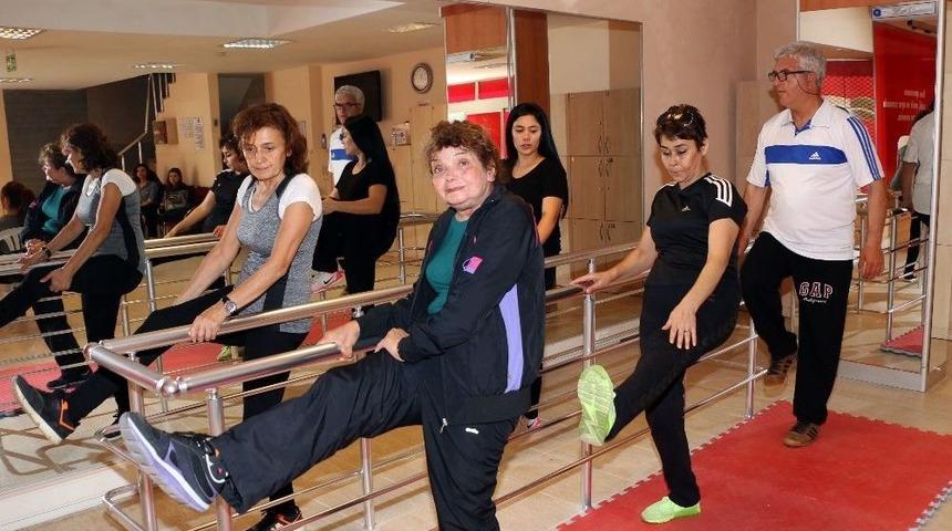 Parkinson Hastaları İ&ccedil;in &Ouml;zel Program