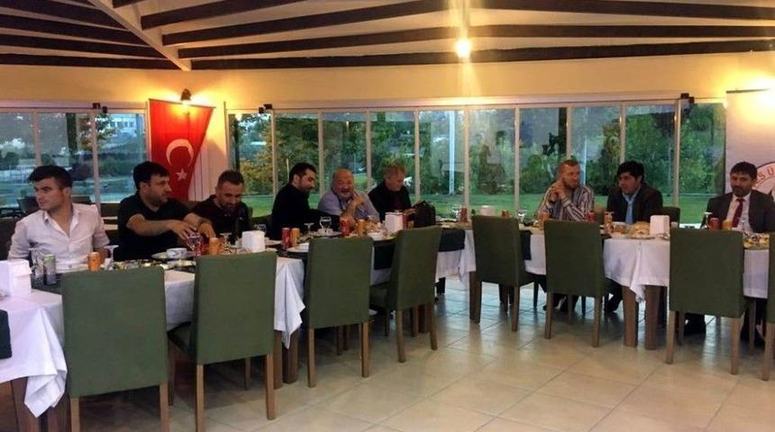 Er&uuml; Rekt&ouml;r&uuml; G&uuml;ven Kayseri Basını İle İftarda Buluştu