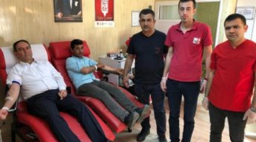 Milletvekili T&uuml;mer&rsquo;den Kan Bağışına Destek