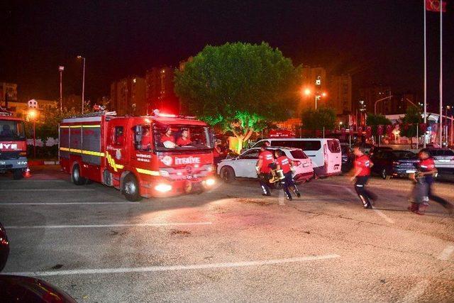 Başkan Sözlü Ve Eşi, Sahurunu İtfaiyecilerle Yaptı