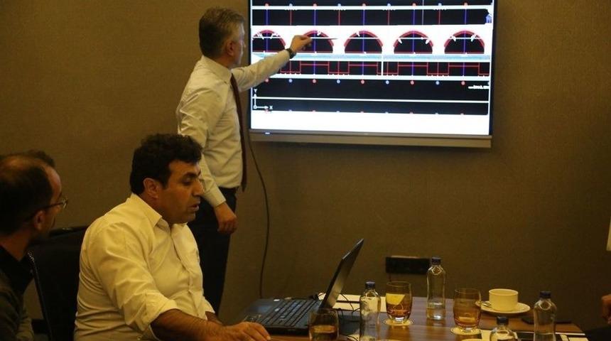 Cizre&rsquo;de Dicle Nehri&rsquo;nin İki Yakası On Bir G&ouml;zl&uuml; Taş K&ouml;pr&uuml;yle Bağlanıyor