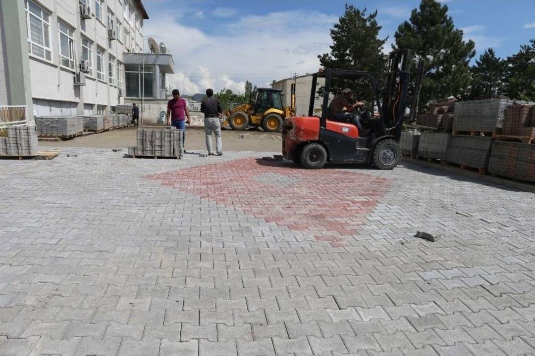 Varto Belediyesi &Ccedil;evre D&uuml;zenlemesiyle Sezonu Başlattı