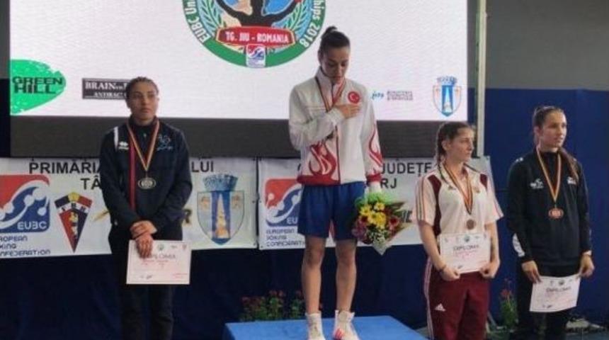 D&uuml;zce &Uuml;niversitesi &Ouml;ğrencisi Boksta Avrupa Şampiyonu