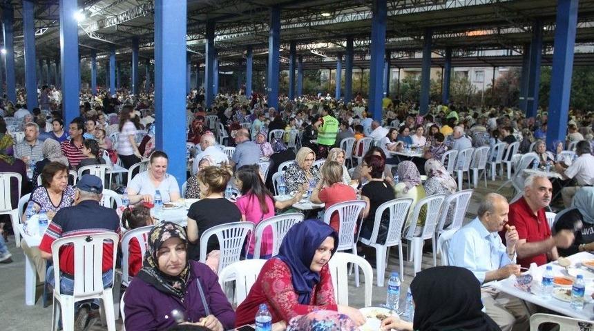 Nazilli Belediyesi İftarda 10 Bin Kişiyi Ağırladı