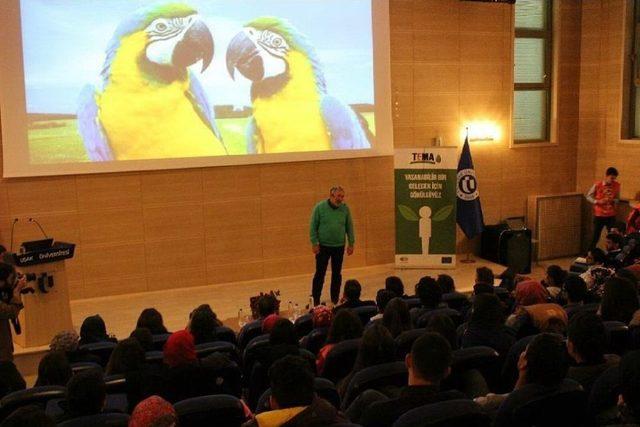 Uşak Üniversitesi’nde ’gençlik, Gelecek Ve Girişimcilik’ Söyleşisi