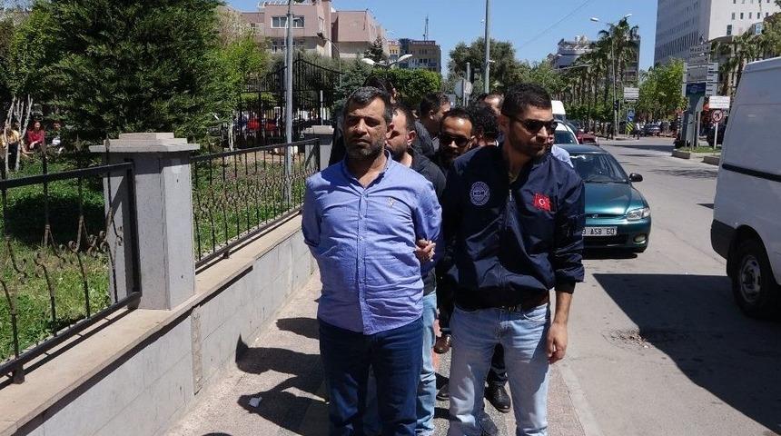 5 &Uuml;lkenin Aradığı G&ouml;&ccedil;men Ka&ccedil;ak&ccedil;ısı Adliyeye Sevk Edildi