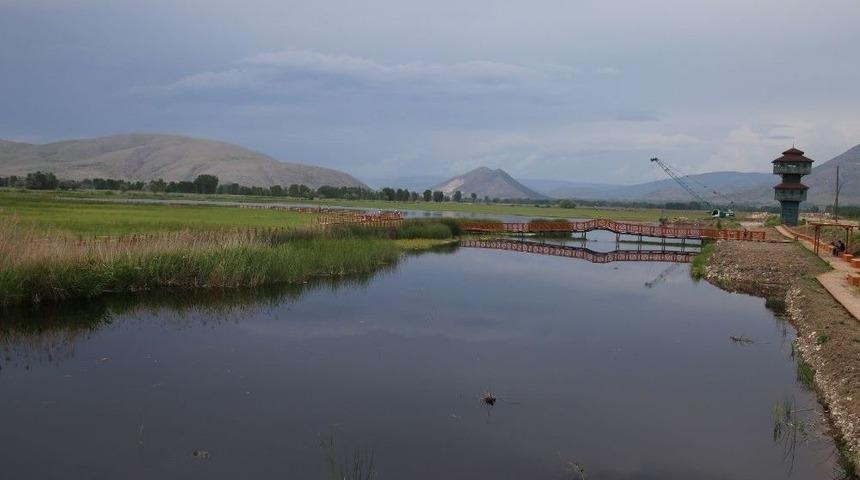 Kuş Cenneti Doğa Manzarası İle B&uuml;y&uuml;l&uuml;yor