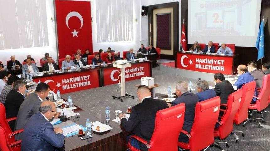 Aksu&rsquo;da 4 Milyon 800 Tl&rsquo;lik Asfalt Kredisi Onayladı