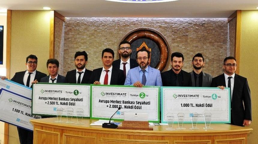 Sanal Borsa Yarışmasında Başarılı Olan &Ouml;ğrenciler Rekt&ouml;r&uuml; Ziyaret Etti