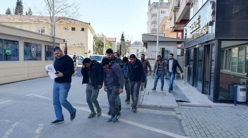 Kocaeli&rsquo;de 44 Bin Tl&rsquo;lik İnşaat Malzemesi &Ccedil;alan 6 Kişi Tutuklandı