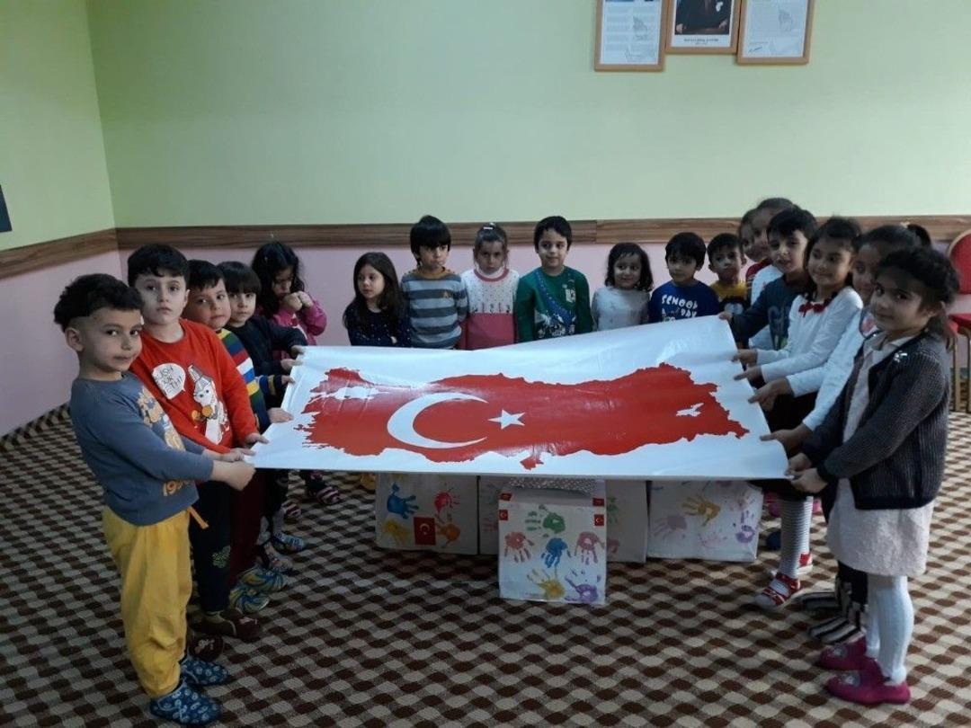 Ağrı&rsquo;da Anaokulu &Ouml;ğrencileri Mehmet&ccedil;iğe Mektup Ve Hediyeler G&ouml;nderdi