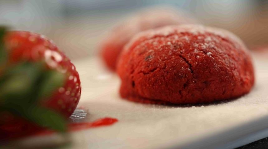 Kırmızı Buruşuk Kurabiye