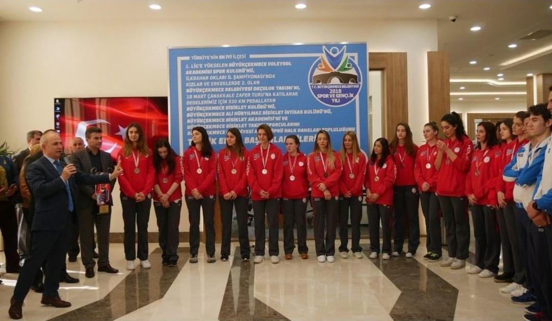 B&uuml;y&uuml;k&ccedil;ekmece, K&uuml;lt&uuml;r, Sanat Ve Sporda Gurur Tablosu &Ccedil;izdi