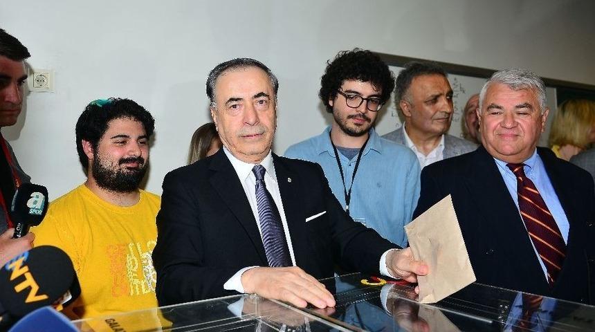 Başkan Adayları Oylarını Kullandı