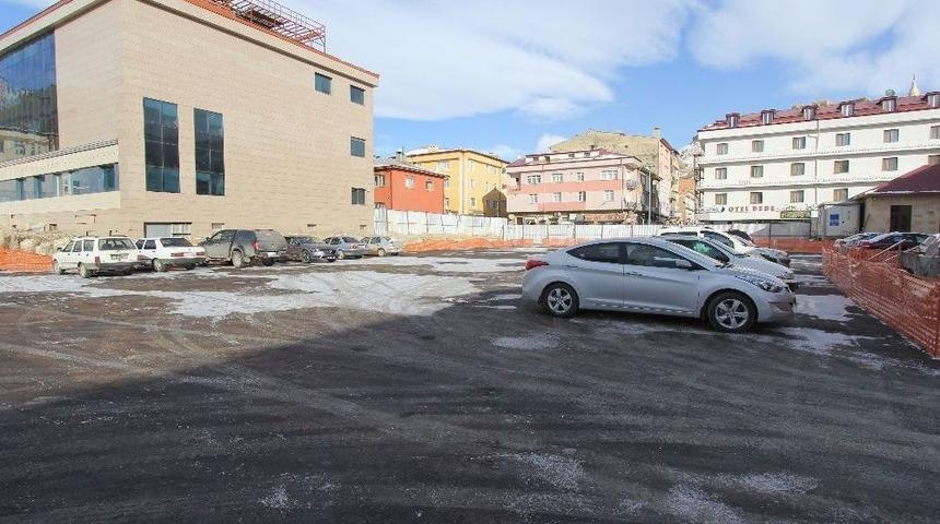 Kapalı Otoparkın &Uuml;st Kısmı Ge&ccedil;ici Olarak Ara&ccedil; Parkına A&ccedil;ıldı