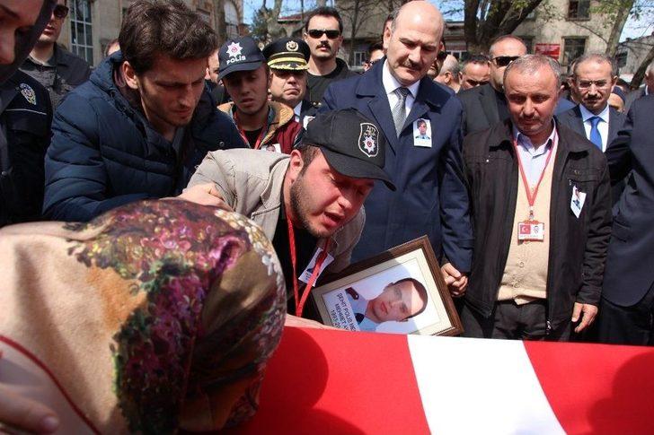 Şehit Polisi İki Bakan Ve Binler Uğurladı G1