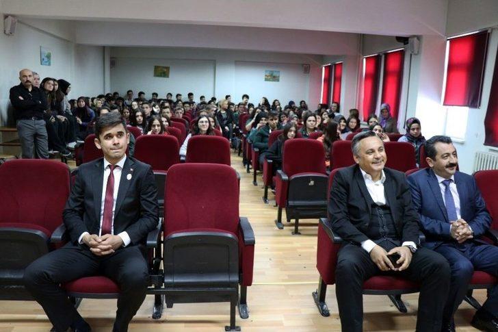 Jandarma Yüzbaşı Bülbül Öğrencilere Şehitlik Ve Gaziliği Anlattı G1