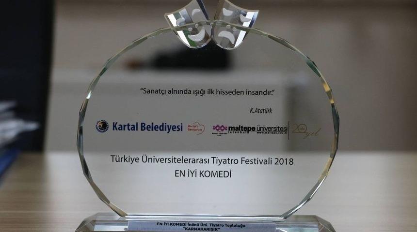 Tiyatro Topluluğuna ‘en İyi Komedi Ödülü’