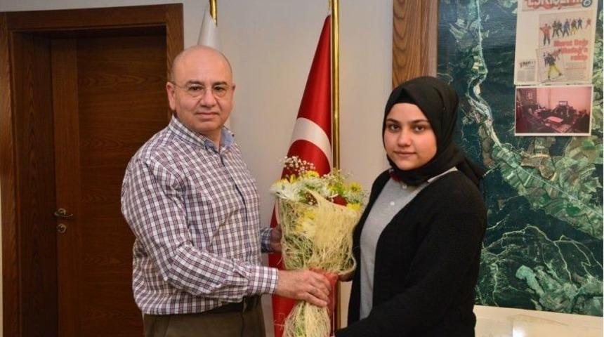 &Ouml;ğrencilerden Başkan Saraoğlu&rsquo;na Teşekk&uuml;r Ziyareti