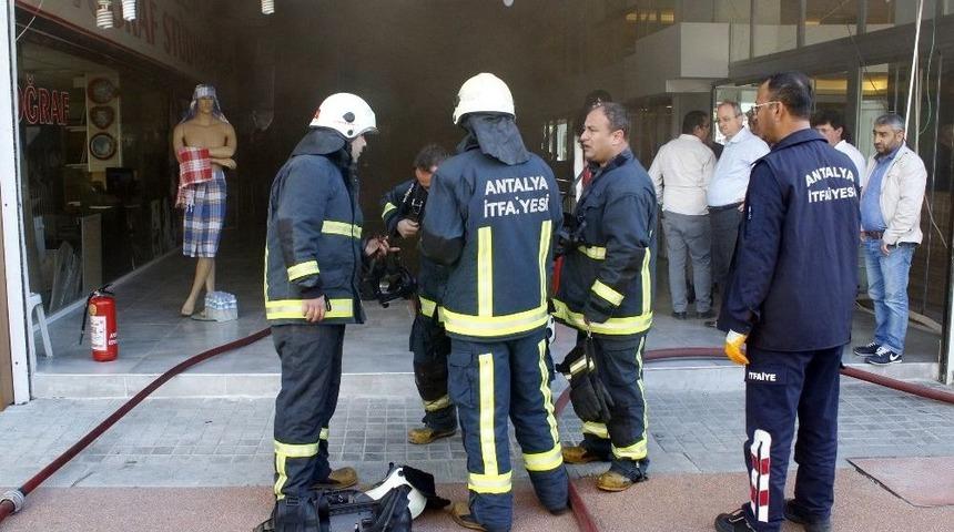 Otelin Saunasında &Ccedil;ıkan Yangın Korkuttu