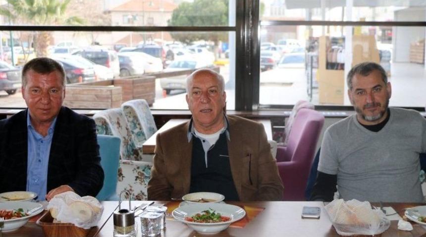 Başkan Uyan, Marmaraereğlisi Belediyespor Futbol Takımı İle Yemekte Bir Araya Geldi