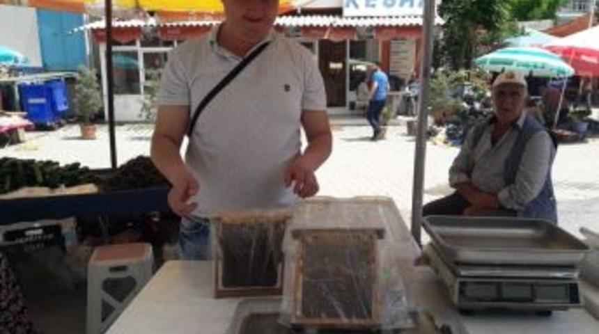 25 Yıldır Bal &Uuml;retip Satıyor