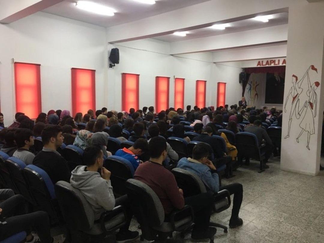 Alaplı&rsquo;da &ldquo;şehit Ve Gazilere Saygı&rdquo; Konferansı