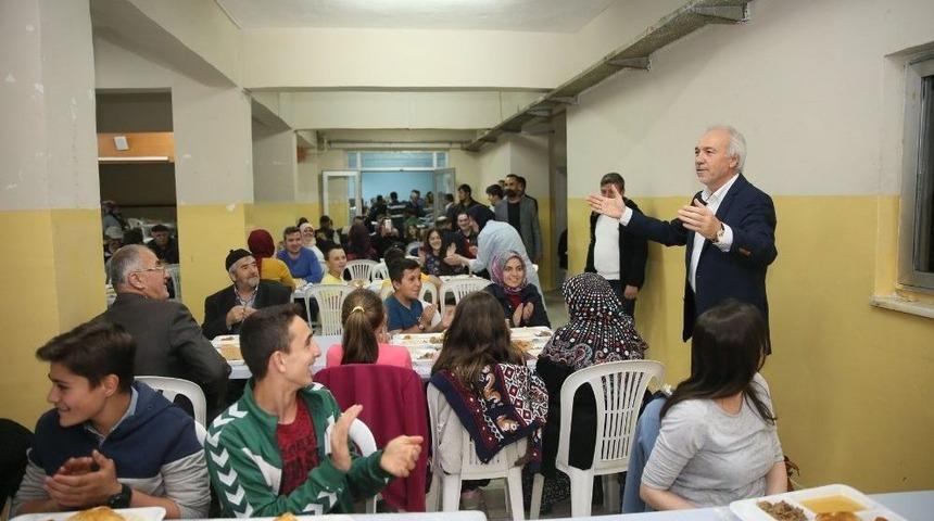 Dumlupınar Ve Ağa&ccedil;k&ouml;y&rsquo;de İftar