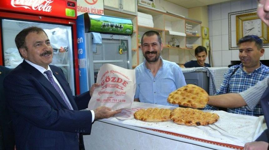 Bakan Eroğlu, Memleketi Şuhut İl&ccedil;esinde İftar Verdi