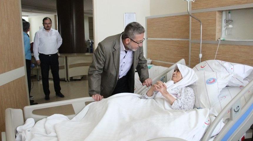 Hastanede Uygulanan &lsquo;manevi Destek&rsquo; Projesi Hasta İle Yakınlarını Memnun Ediyor