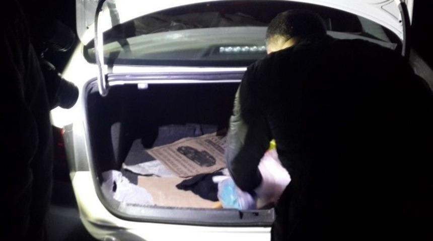 Yol Kenarında Yarı G&ouml;m&uuml;l&uuml; Cesedin Failleri Yakalandı