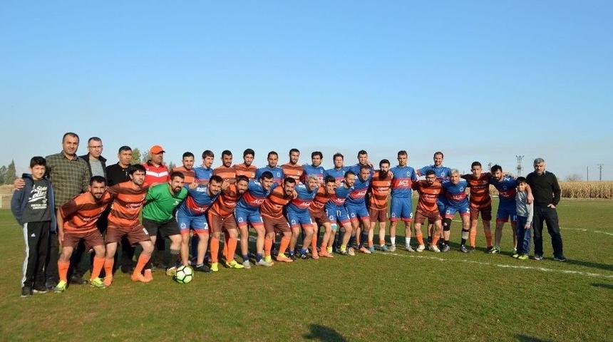 (&ouml;zel Haber) K&ouml;yl&uuml;ler, Mısır Tarlasını Futbol Sahasına D&ouml;n&uuml;şt&uuml;rd&uuml;