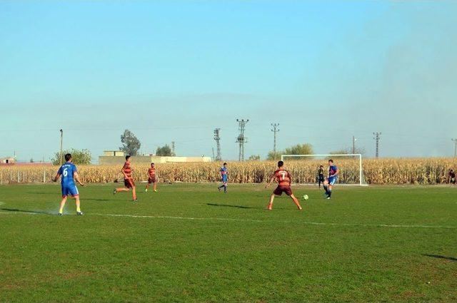 (özel Haber) Köylüler, Mısır Tarlasını Futbol Sahasına Dönüştürdü