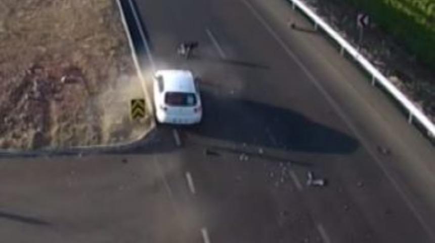 Otomobilin, Motosikletliye Çarpma Anı Kamerada