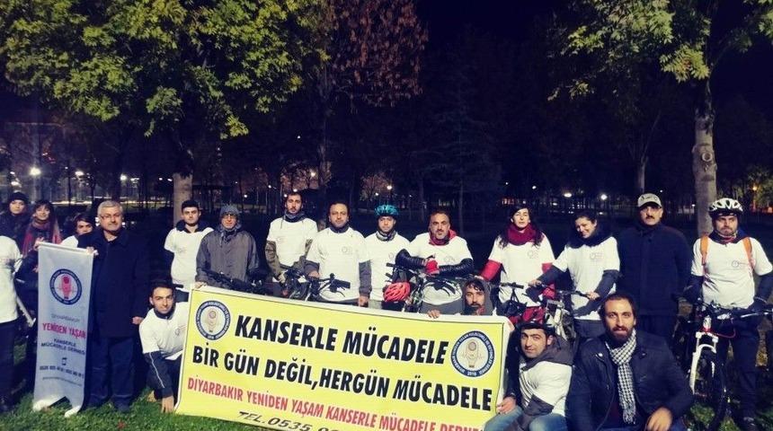 Kanserle M&uuml;cadele İ&ccedil;in Pedal &Ccedil;evirdiler