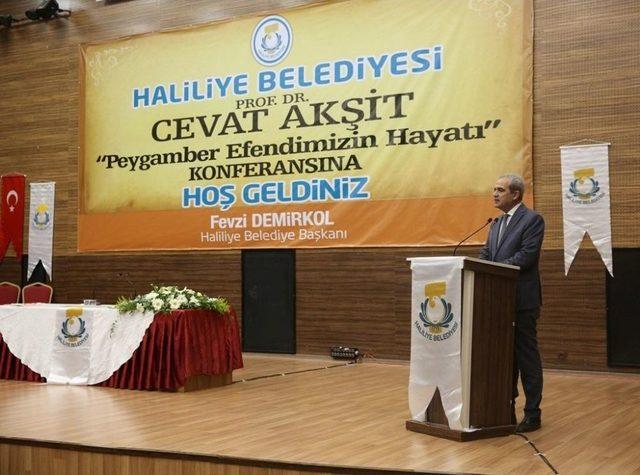 Prof. Dr. Cevat Akşit, Haliliyelilere Peygamberimizin Hayatını Anlattı