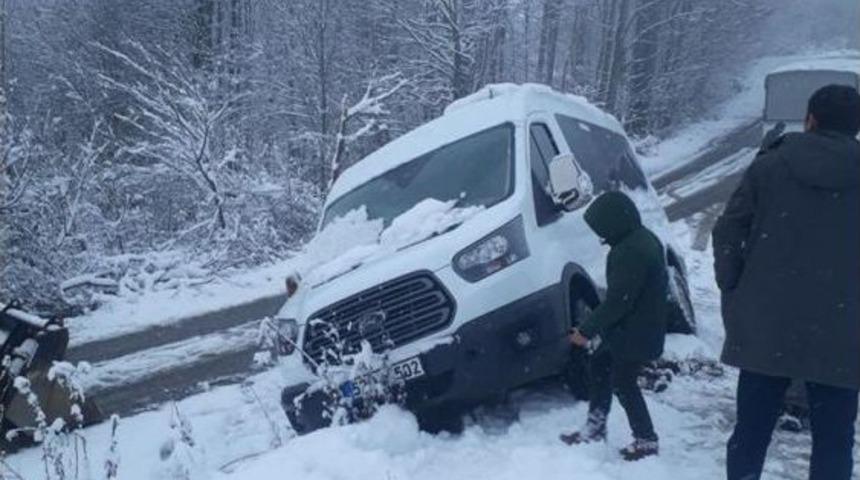 Karda Mahsur Kalan 12 &Ouml;ğrenci Kurtarıldı