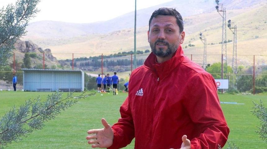 Erol Bulut, Şampiyonluk Favorisini A&ccedil;ıkladı