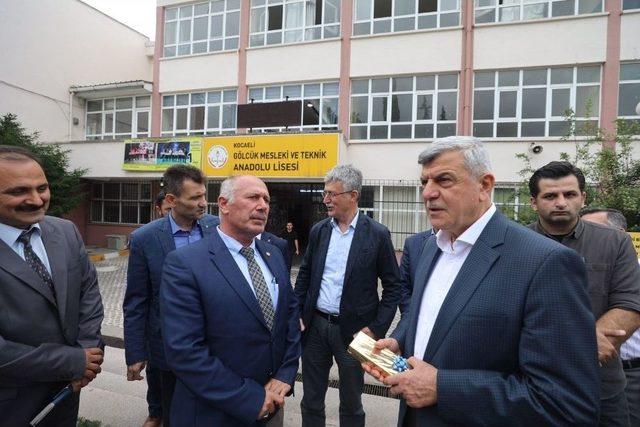 Başkan Karaosmanoğlu, Öğrencilerin Çalışmalarını İnceledi 1