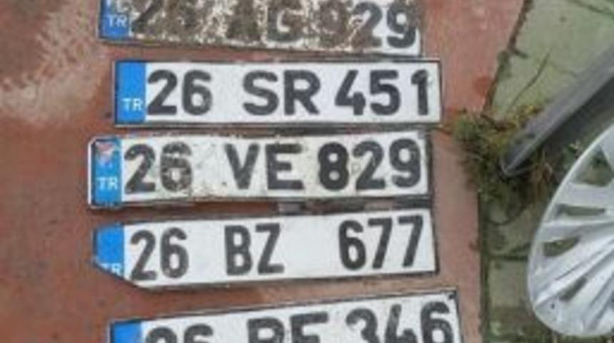 Selden Geriye Plakalar Kaldı