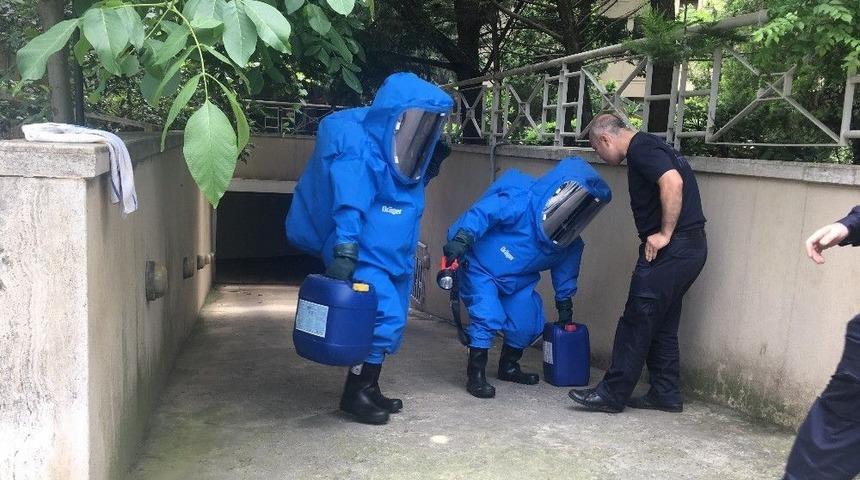 Apartman G&ouml;revlisi, Havuza D&ouml;k&uuml;len Kimyasaldan Zehirlendi