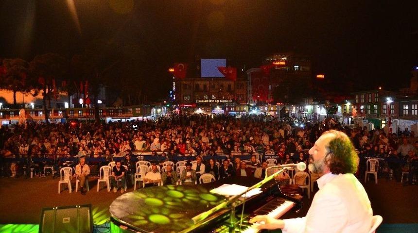 Yücel Arzen Ünyelilerle Buluştu