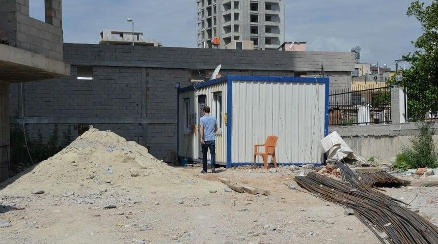 Gece Bek&ccedil;isi Şantiyede &Ouml;l&uuml; Bulundu