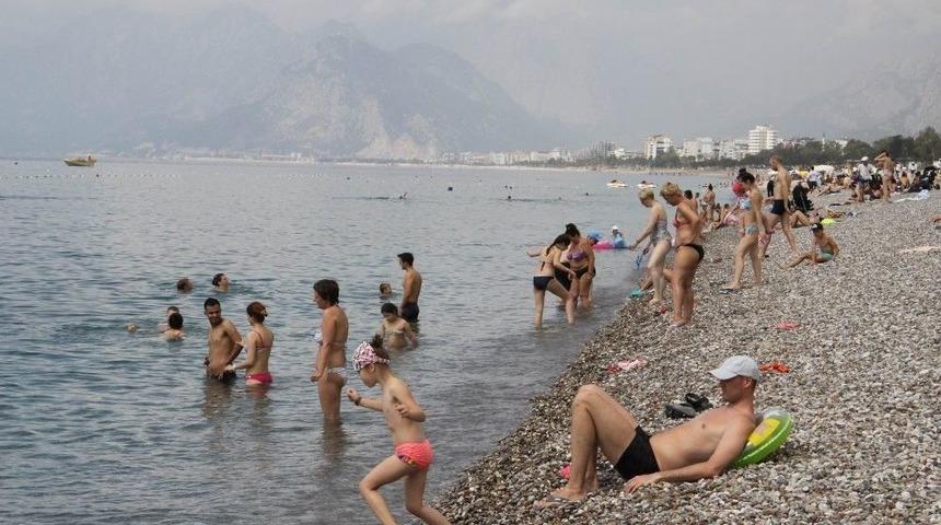 Antalya&rsquo;da Yağmurun Ardından Deniz Keyfi