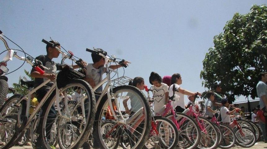 Ailelerine Sigarayı Bıraktıran &Ccedil;ocuklara Bisiklet