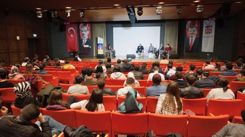 Ag&uuml;&rsquo;de, &ldquo;engellilerin G&uuml;nl&uuml;k Yaşamlarında Karşılaştıkları Zorluklar&rdquo; Konulu Panel