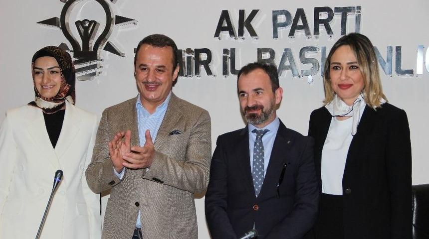 Ak Parti İzmir Kadın Kollarında Değişim