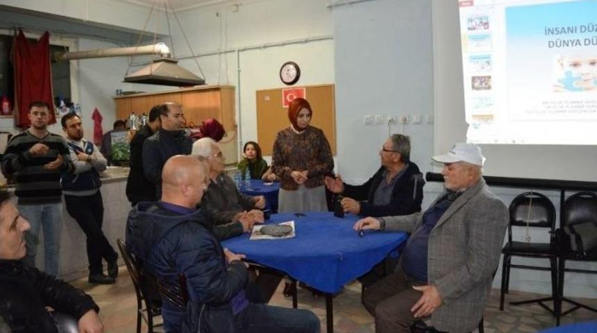 Bayan İl Milli Eğitim M&uuml;d&uuml;r&uuml; Velilerle Kahvehanede Bir Araya Geldi