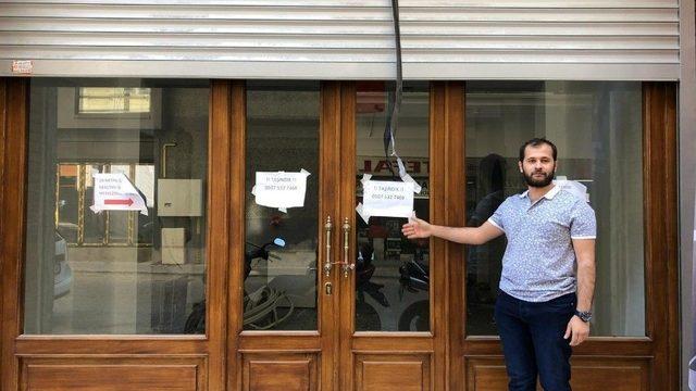 Vakıflara Ait Binayı Kiraya Verdi, Onlarca Esnaf Mağdur Oldu